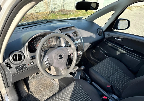 Suzuki SX4 cena 17500 przebieg: 205000, rok produkcji 2007 z Wrocław małe 379